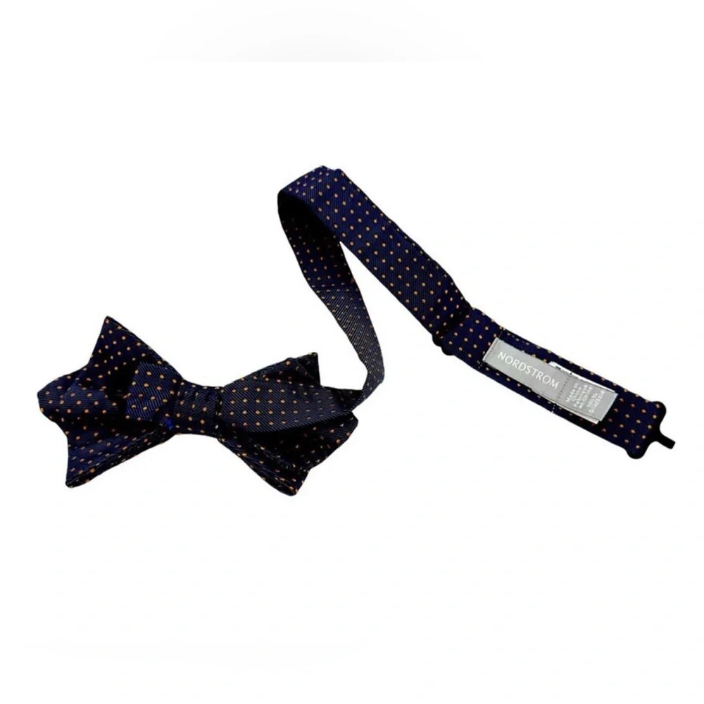 Nordstrom Boy’s‎ Blue Joey Dot Silk Bow Tie One Size